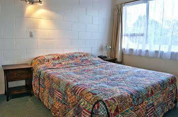 Barcelona Motel Taupo Bagian luar foto